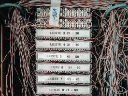 an image of a Computer Systems looks like, the hardware